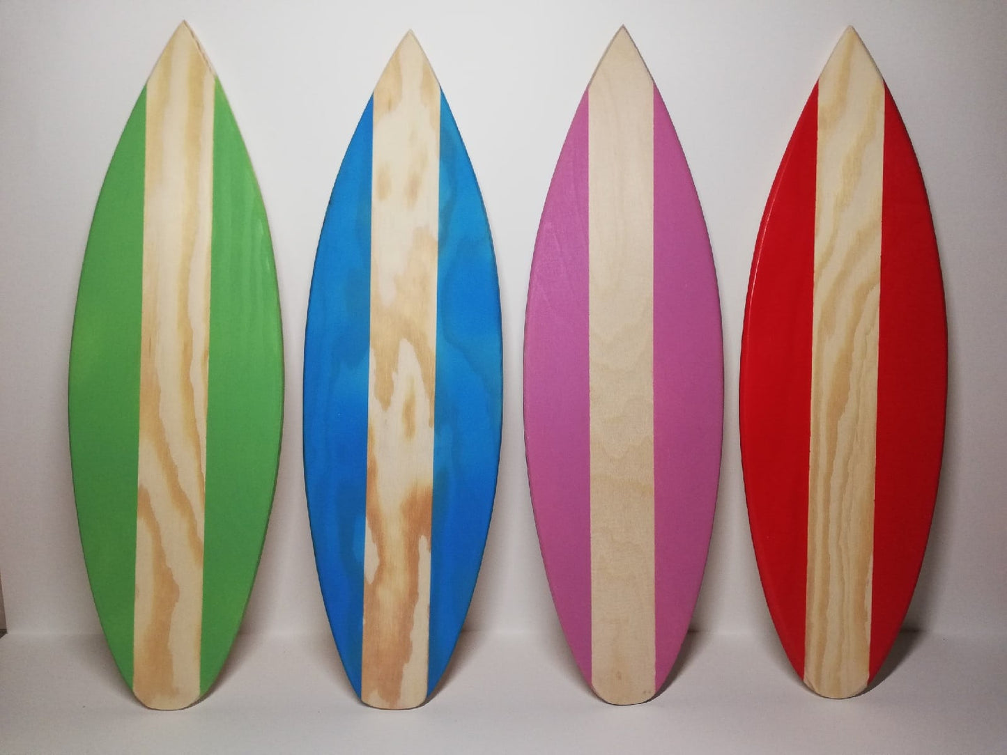 Mini planches de surf décoratives en bois pour des accents élégants